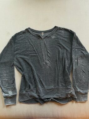 Women's Long-Sleeve Henley Top in Charcoal Gray